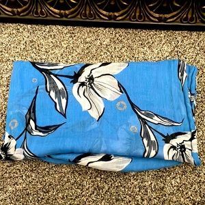 Land’s end infinity Chase Bank scarf